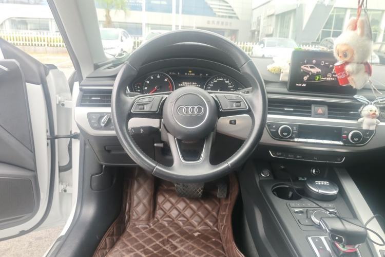 Used Audi A5 2019 Sportback 40 TFSI Fashion Model Steering Wheel