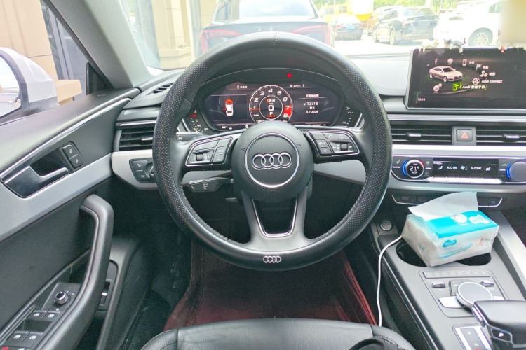 Used Audi A5 2019 Sportback 45 TFSI Fashion Model Steering Wheel