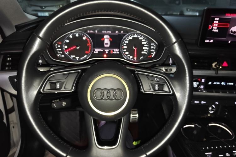 Used Audi A5 2019 Sportback 40 TFSI Fashion Model Steering Wheel