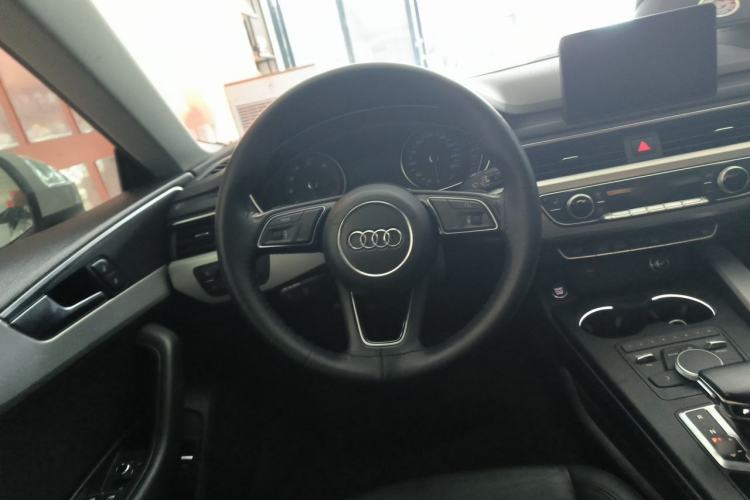 Used Audi A5 2019 Sportback 40 TFSI Fashion Model Steering Wheel