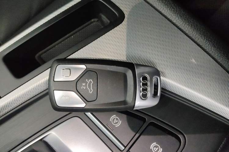 Used Audi A5 2019 Sportback 40 TFSI Fashion Model Vehicle Key