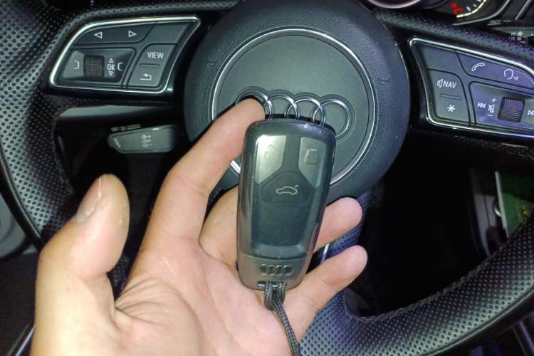Used Audi A5 2019 Sportback 45 TFSI Fashion Model Vehicle Key