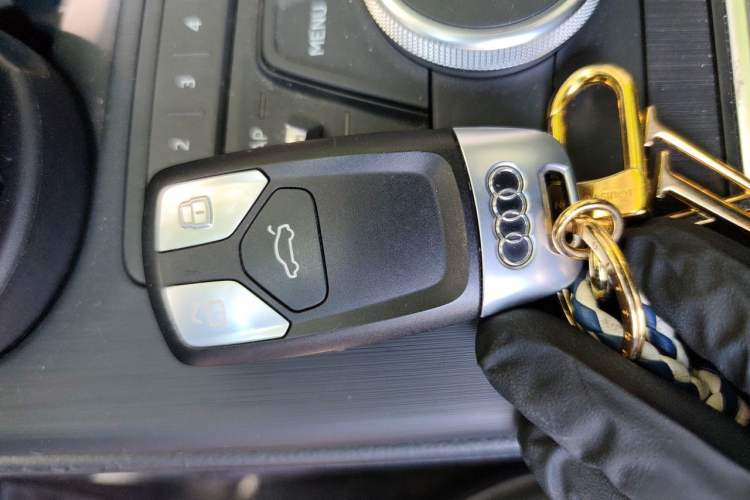 Used Audi A5 2019 Sportback 40 TFSI Fashion Model Vehicle Key