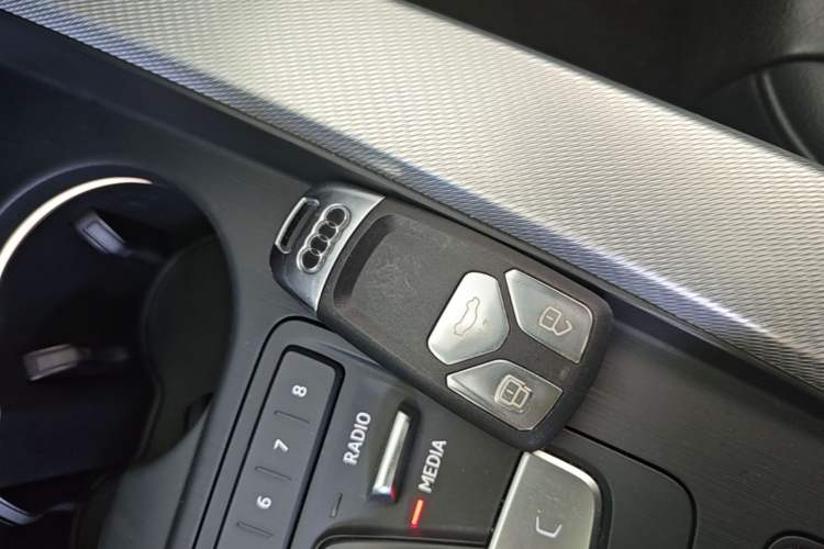 Used Audi A5 2019 Sportback 45 TFSI Fashion Model Vehicle Key