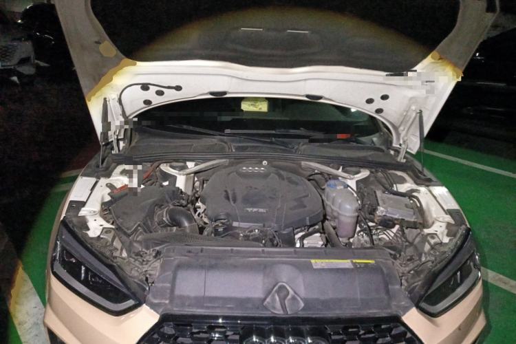 Used Audi A5 2019 Sportback 40 TFSI Fashion Model Engine Bay