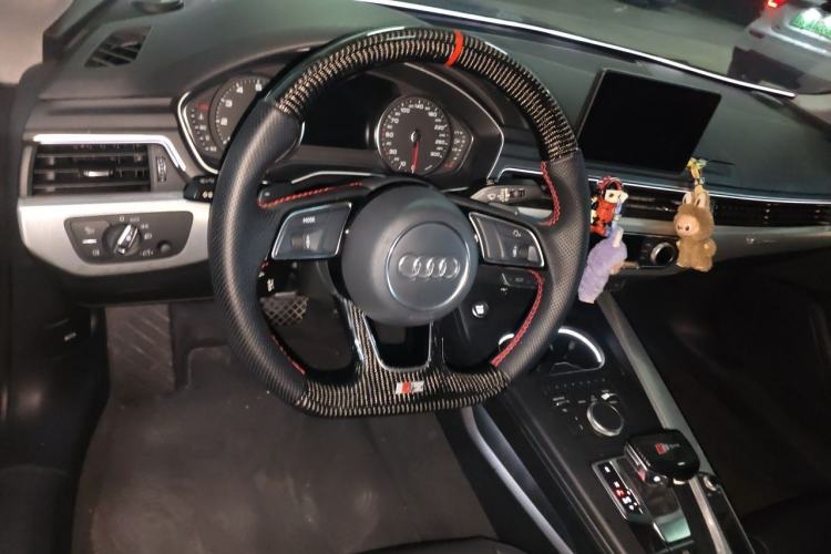 Used Audi A5 2020 Coupe 40 TFSI Fashion Edition China VI Emission Standard Steering Wheel
