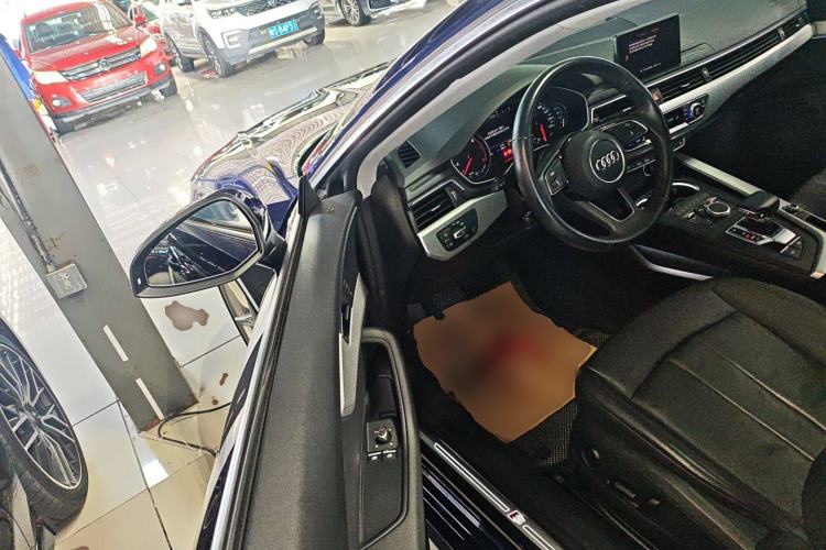 Used Audi A5 2020 Coupe 40 TFSI Fashion Edition China VI Emission Standard Driver Seat