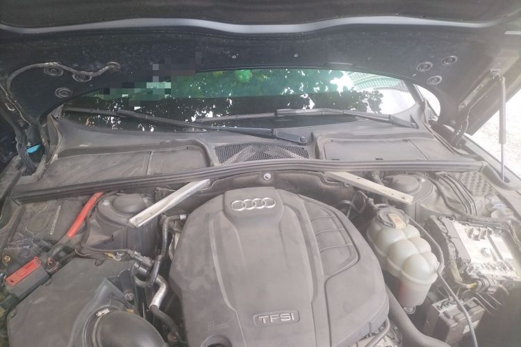 Used Audi A5 2020 Coupe 40 TFSI Fashion Edition China VI Emission Standard Engine Bay