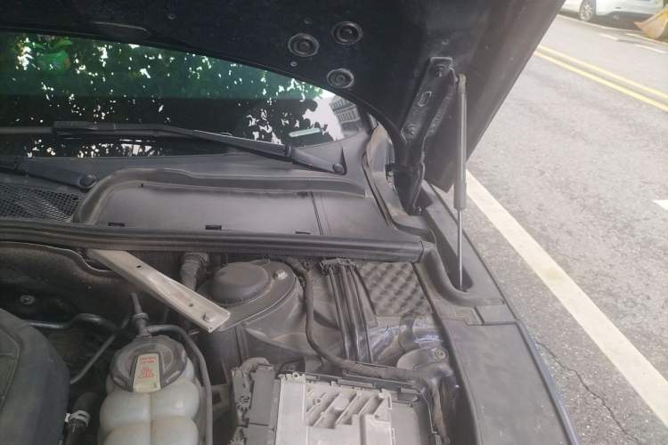 Used Audi A5 2020 Coupe 40 TFSI Fashion Edition China VI Emission Standard Engine Bay Left