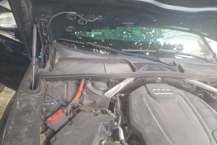 Used Audi A5 2020 Coupe 40 TFSI Fashion Edition China VI Emission Standard Engine Bay Right