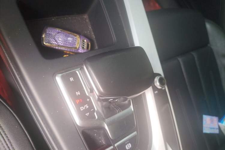 Used Audi A5 2020 Coupe 40 TFSI Fashion Edition China VI Emission Standard Gear Lever