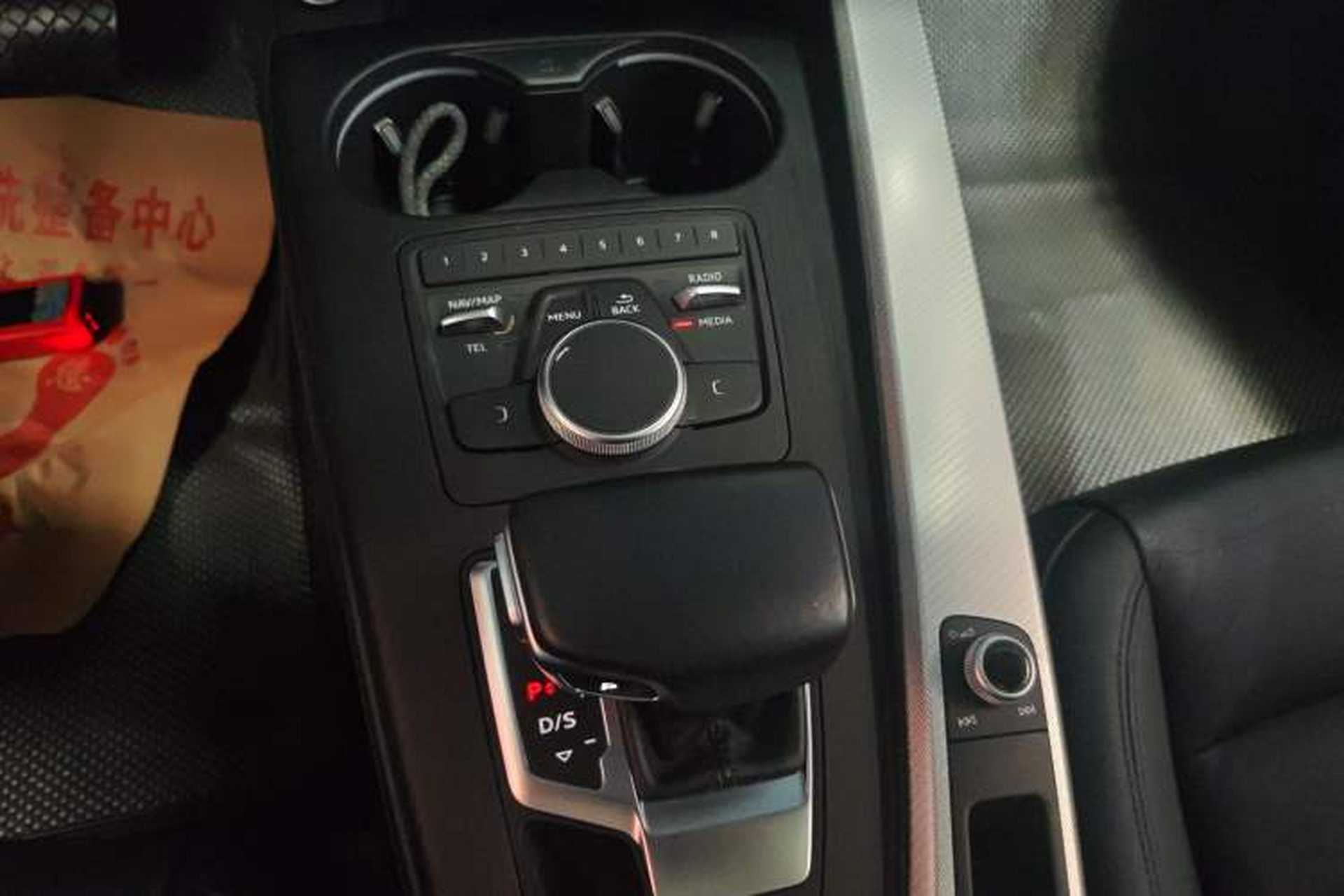 Used Audi A5 2020 Coupe 40 TFSI Fashion Edition China VI Emission Standard Gear Lever