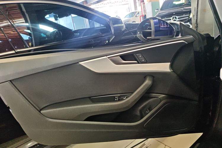 Used Audi A5 2020 Coupe 40 TFSI Fashion Edition China VI Emission Standard Left Rear Door Interior