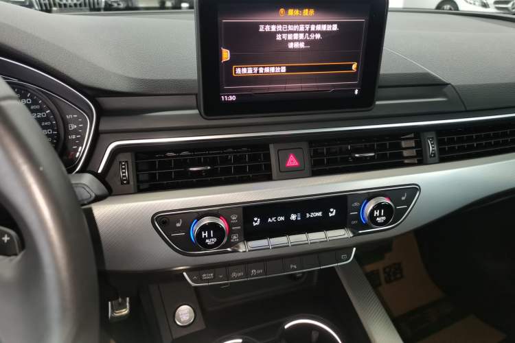 Used Audi A5 2020 Coupe 40 TFSI Fashion Edition China VI Emission Standard Audio And AC Panel
