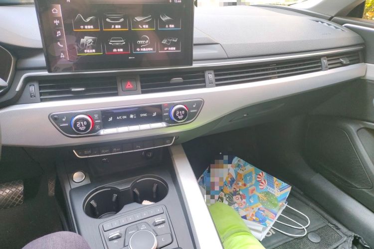 Used Audi A5 2020 Coupe 40 TFSI Fashion Edition China VI Emission Standard Audio And AC Panel
