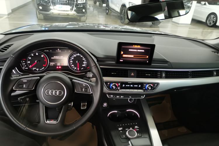 Used Audi A5 2020 Coupe 40 TFSI Fashion Edition China VI Emission Standard Center Console