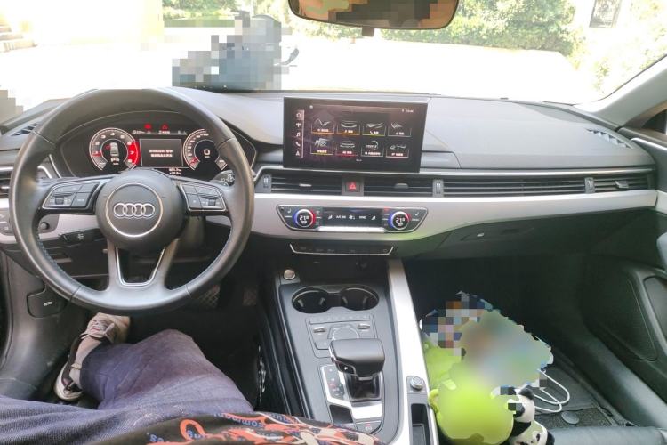 Used Audi A5 2020 Coupe 40 TFSI Fashion Edition China VI Emission Standard Center Console