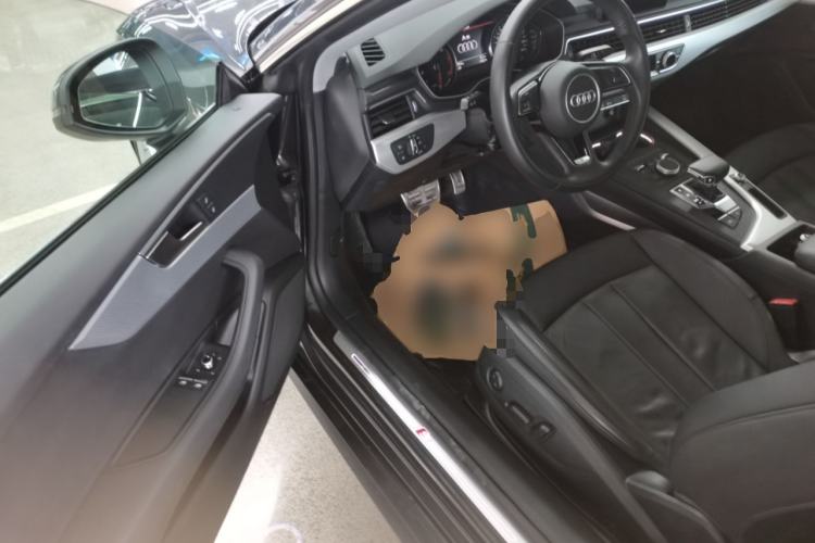 Used Audi A5 2020 Coupe 40 TFSI Fashion Edition China VI Emission Standard Driver Seat