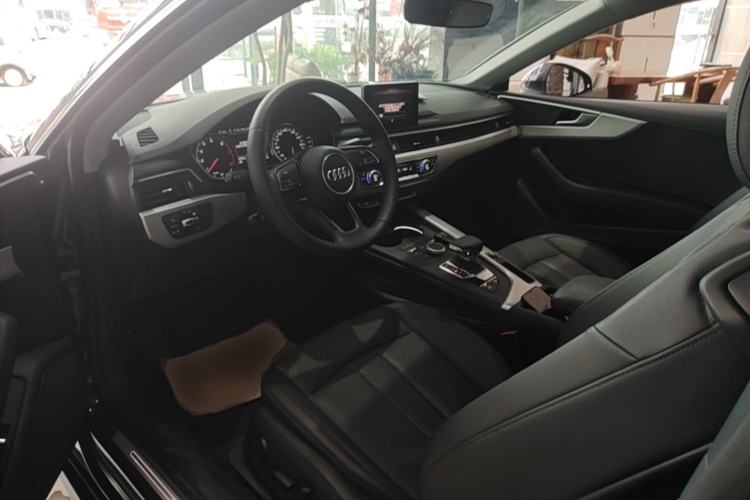 Used Audi A5 2020 Coupe 40 TFSI Fashion Edition China VI Emission Standard Driver Seat