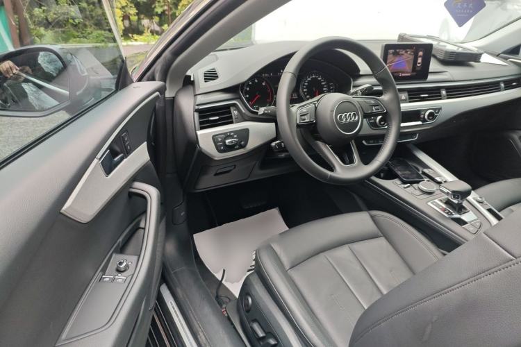 Used Audi A5 2020 Coupe 40 TFSI Fashion Edition China VI Emission Standard Driver Seat
