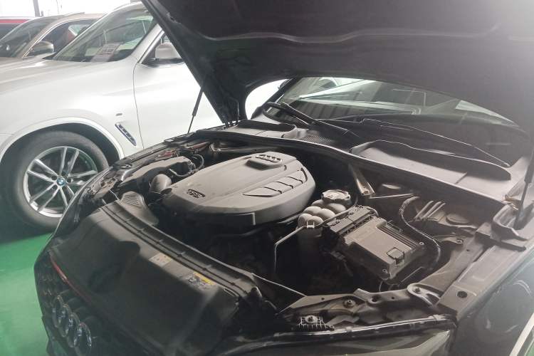 Used Audi A5 2020 Coupe 40 TFSI Fashion Edition China VI Emission Standard Engine Bay