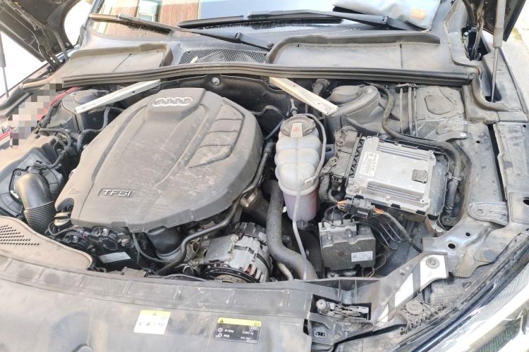 Used Audi A5 2020 Coupe 40 TFSI Fashion Edition China VI Emission Standard Engine Bay Left