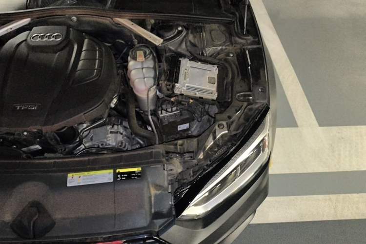 Used Audi A5 2020 Coupe 40 TFSI Fashion Edition China VI Emission Standard Engine Bay Left