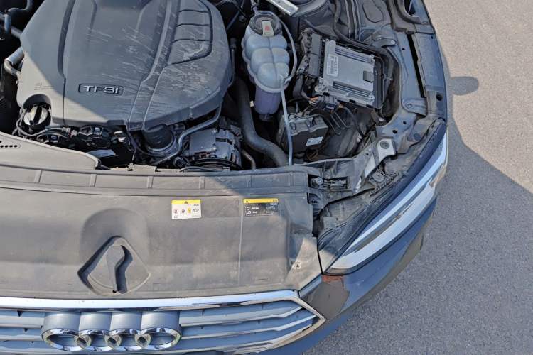 Used Audi A5 2020 Coupe 40 TFSI Fashion Edition China VI Emission Standard Engine Bay Left