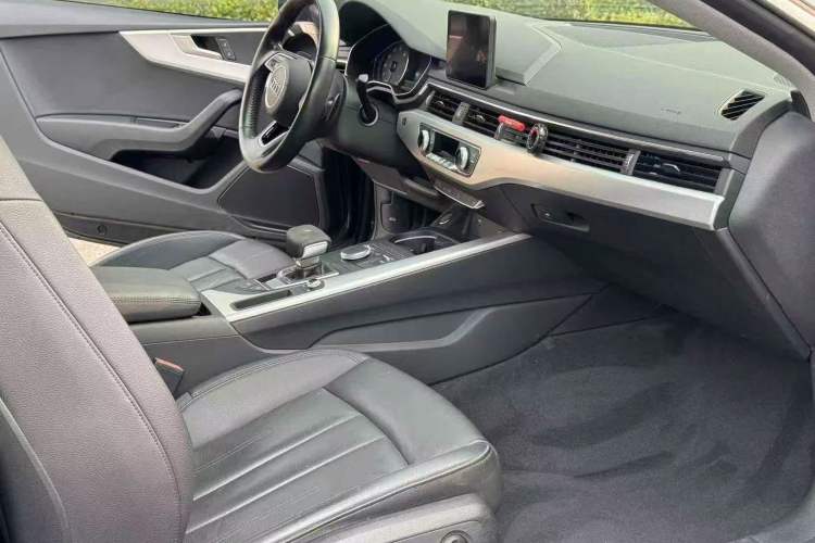 Used Audi A5 2020 Coupe 40 TFSI Fashion Edition China VI Emission Standard Interior 1