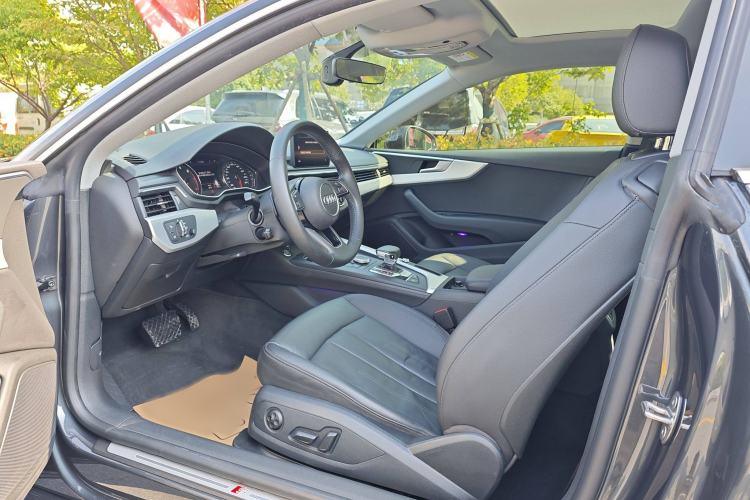 Used Audi A5 2020 Coupe 40 TFSI Fashion Edition China VI Emission Standard Interior 2