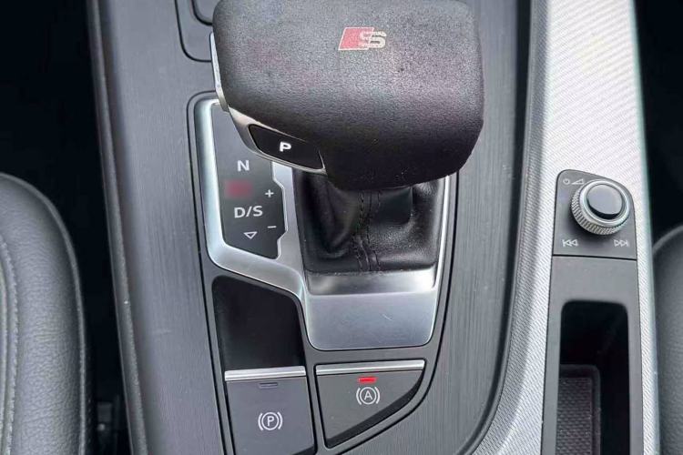 Used Audi A5 2020 Coupe 40 TFSI Fashion Edition China VI Emission Standard Interior 5