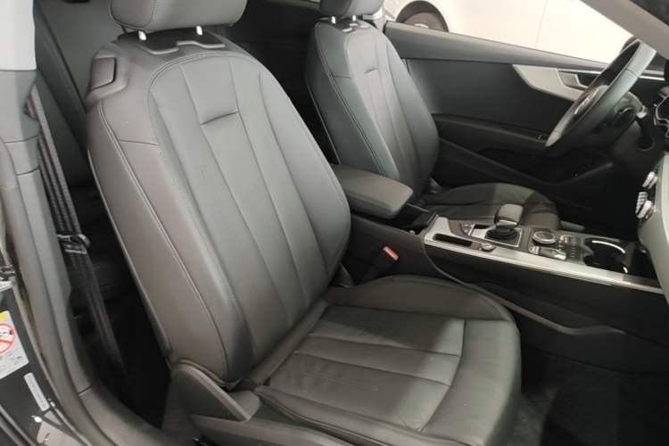 Used Audi A5 2020 Coupe 40 TFSI Fashion Edition China VI Emission Standard Right Front Seat