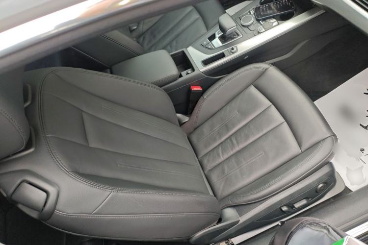 Used Audi A5 2020 Coupe 40 TFSI Fashion Edition China VI Emission Standard Right Front Seat