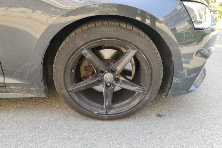 Used Audi A5 2020 Coupe 40 TFSI Fashion Edition China VI Emission Standard Right Front Wheel Hub