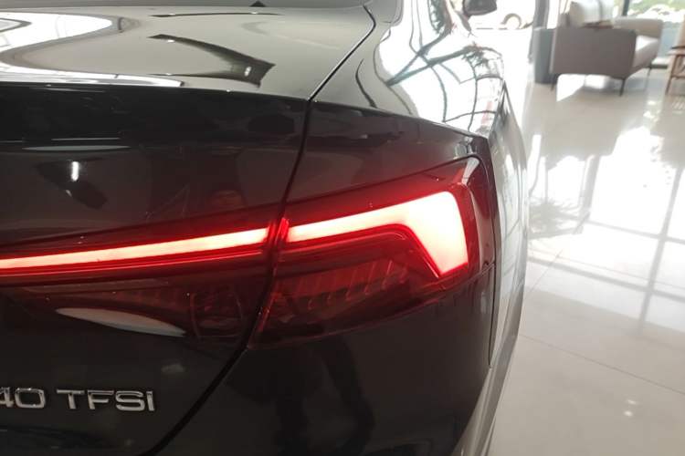 Used Audi A5 2020 Coupe 40 TFSI Fashion Edition China VI Emission Standard Right Rear Taillight