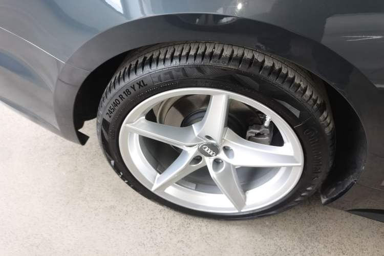 Used Audi A5 2020 Coupe 40 TFSI Fashion Edition China VI Emission Standard Right Rear Wheel Hub
