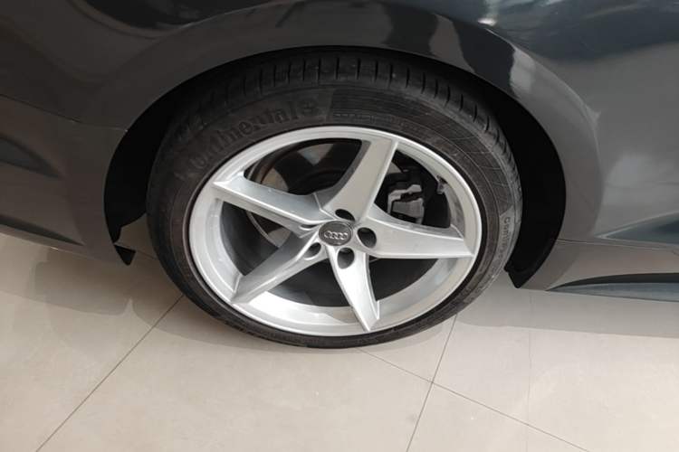 Used Audi A5 2020 Coupe 40 TFSI Fashion Edition China VI Emission Standard Right Rear Wheel Hub