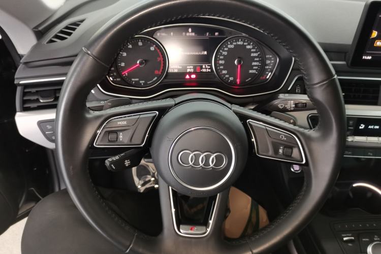 Used Audi A5 2020 Coupe 40 TFSI Fashion Edition China VI Emission Standard Steering Wheel