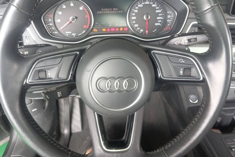 Used Audi A5 2020 Coupe 40 TFSI Fashion Edition China VI Emission Standard Steering Wheel