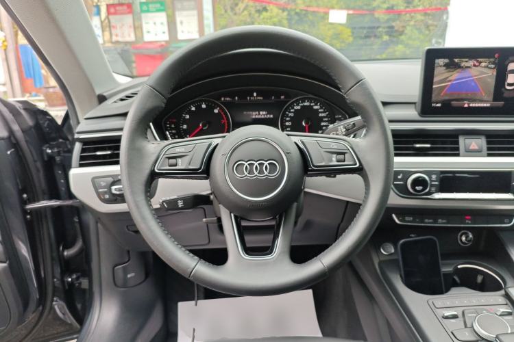 Used Audi A5 2020 Coupe 40 TFSI Fashion Edition China VI Emission Standard Steering Wheel