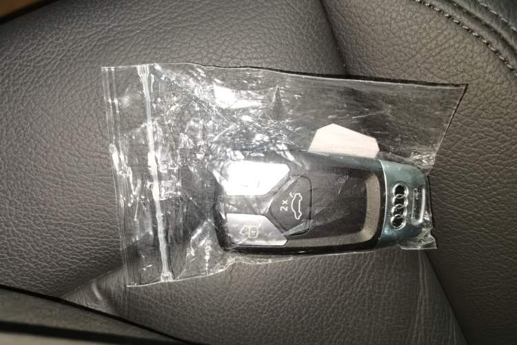 Used Audi A5 2020 Coupe 40 TFSI Fashion Edition China VI Emission Standard Vehicle Key
