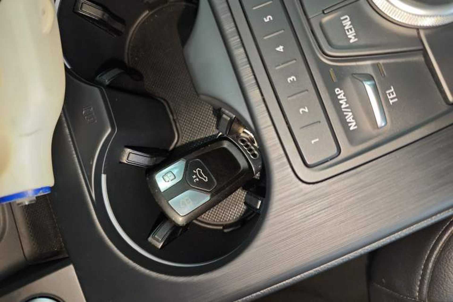 Used Audi A5 2020 Coupe 40 TFSI Fashion Edition China VI Emission Standard Vehicle Key