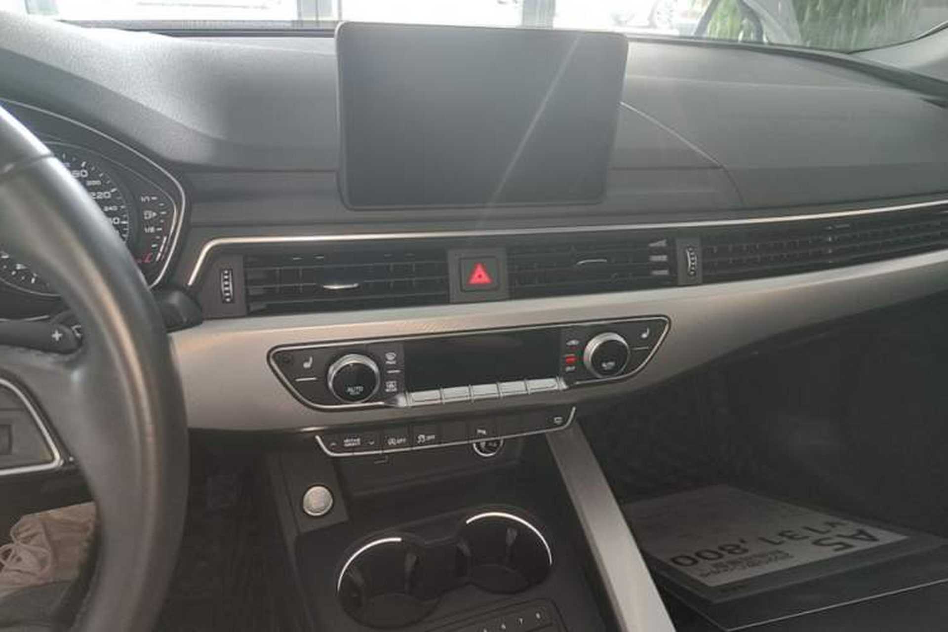 Used Audi A5 2020 Coupe 40 TFSI Fashion Edition China VI Emission Standard Audio And AC Panel