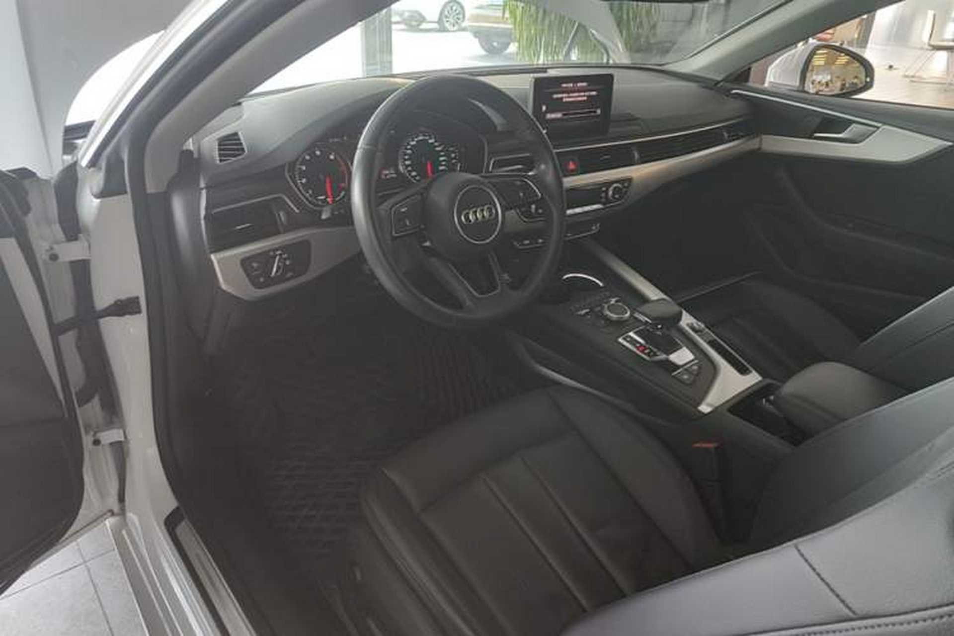 Used Audi A5 2020 Coupe 40 TFSI Fashion Edition China VI Emission Standard Center Console