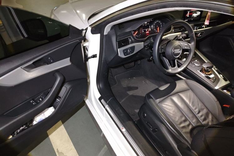 Used Audi A5 2020 Coupe 40 TFSI Fashion Edition China VI Emission Standard Driver Seat