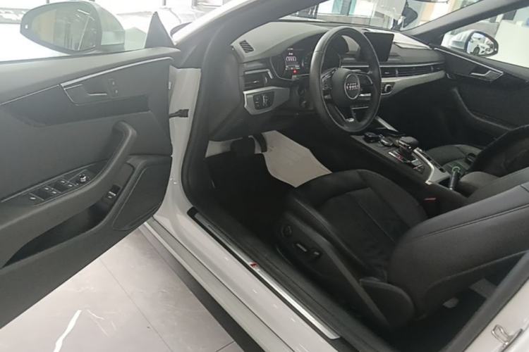 Used Audi A5 2020 Cabriolet 40 TFSI Fashion Edition China VI Emission Standard Driver Seat