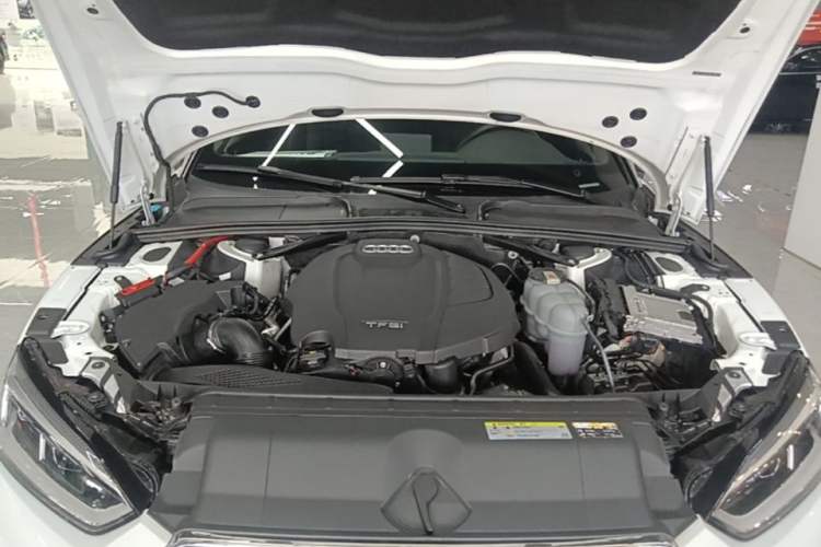 Used Audi A5 2020 Cabriolet 40 TFSI Fashion Edition China VI Emission Standard Engine Bay