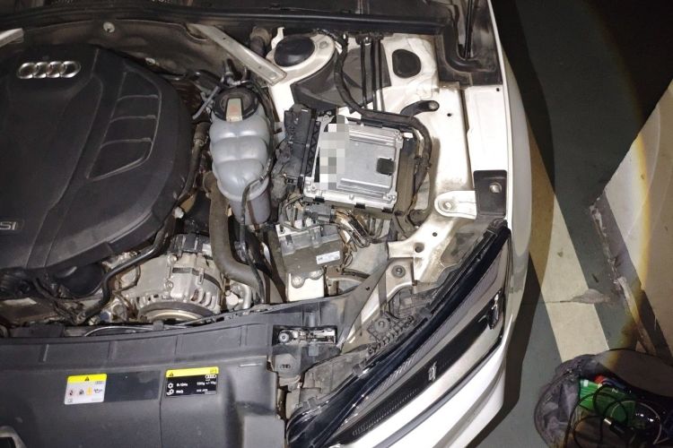 Used Audi A5 2020 Coupe 40 TFSI Fashion Edition China VI Emission Standard Engine Bay Left