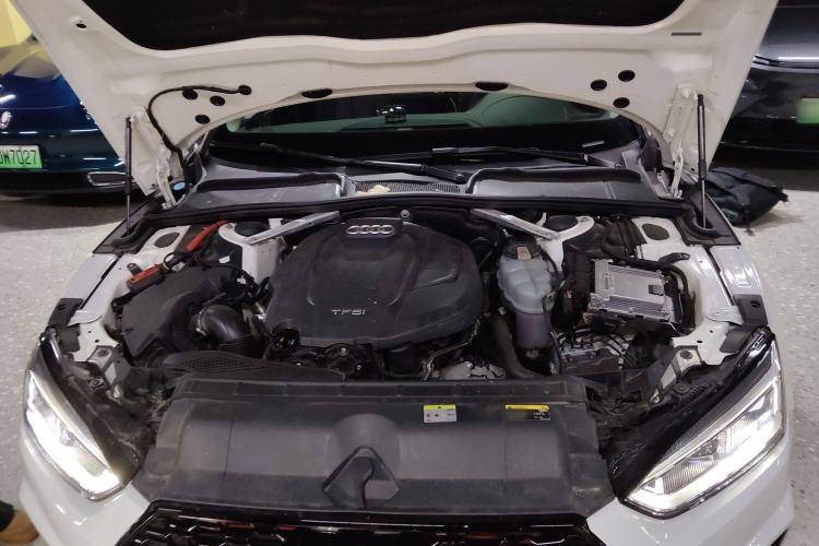 Used Audi A5 2020 Coupe 40 TFSI Fashion Edition China VI Emission Standard Engine Bay