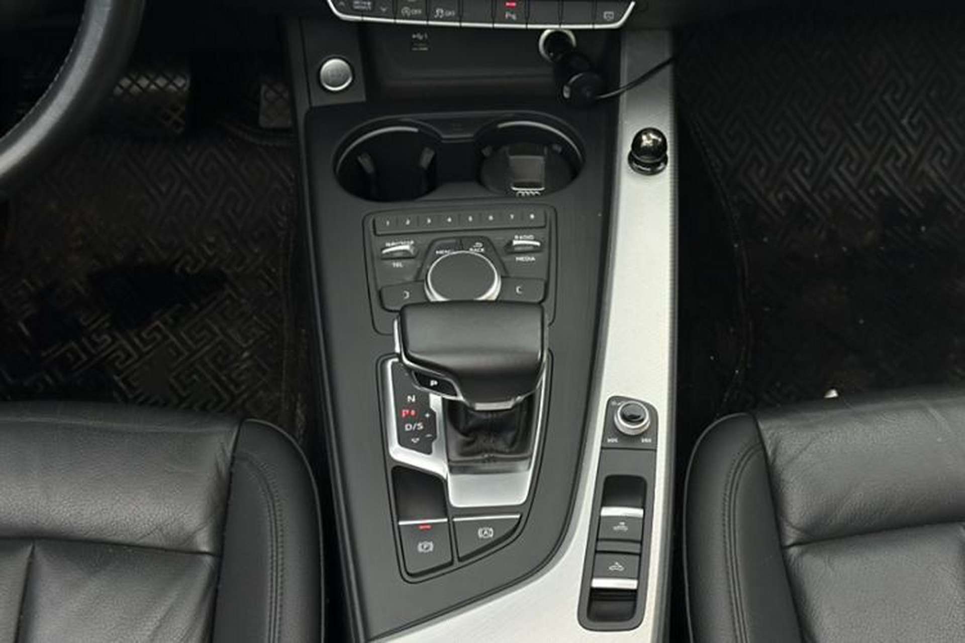 Used Audi A5 2020 Cabriolet 40 TFSI Fashion Edition China VI Emission Standard Gear Lever